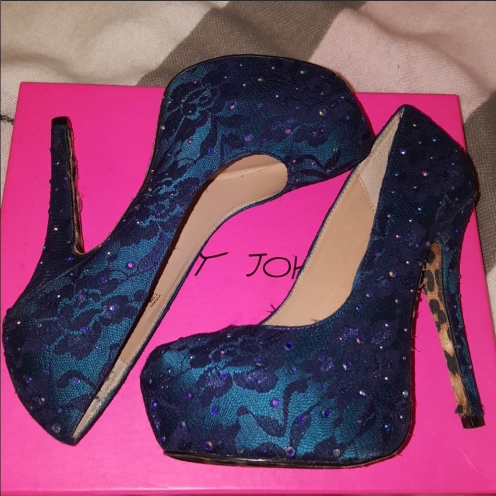 Betsey Johnson lace heels 👠